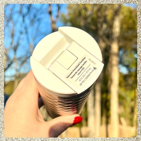 🎄✨ NWT Starbucks 2025 Holiday Glittery Silver Quilted SS 16oz Bottle Tumbler - Picture 10 of 11